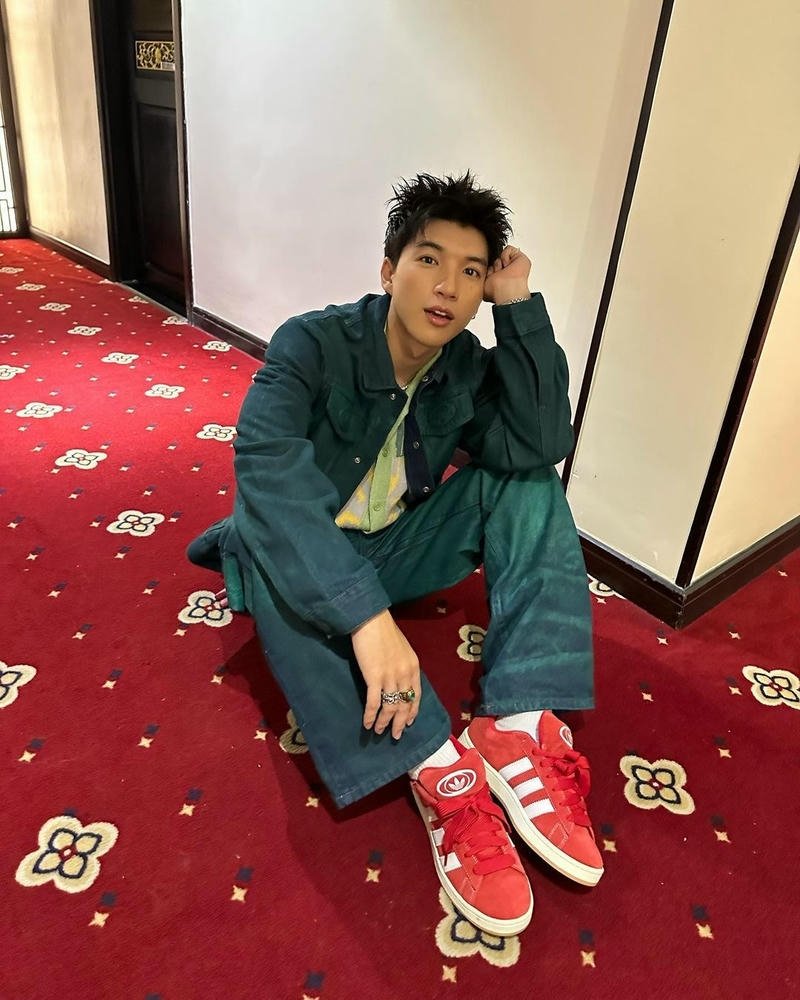 Ảnh rapper HIEUTHUHAI cá tính hiện đại làm nền điện thoại đẹp