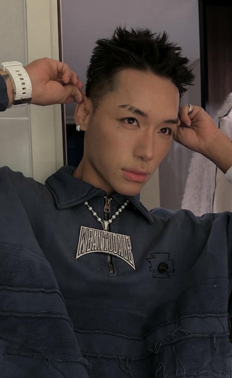 Ảnh rapper Wean biểu diễn live đầy năng lượng làm nền điện thoại