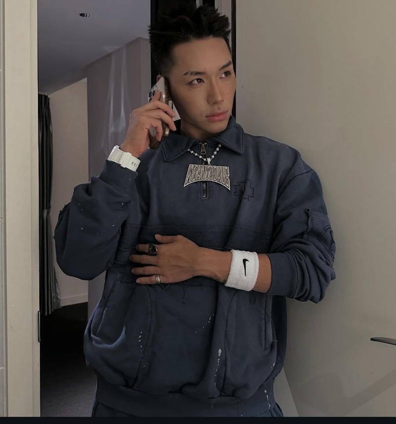Ảnh rapper Wean thần thái cuốn hút phù hợp làm nền điện thoại đẹp