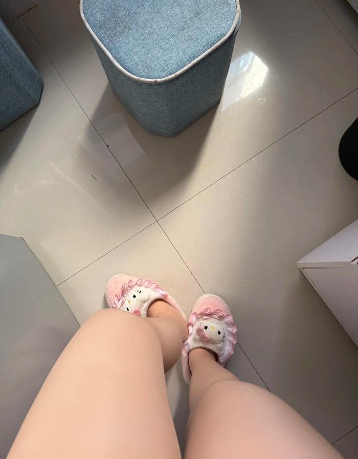 Chi tiết chân đẹp trong ánh sáng tự nhiên hài hòa