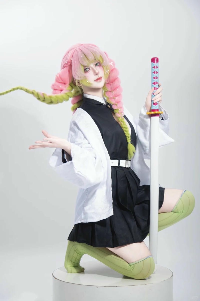 Concept kimetsu no yaiba cosplay Mitsuri mang màu sắc nhẹ nhàng