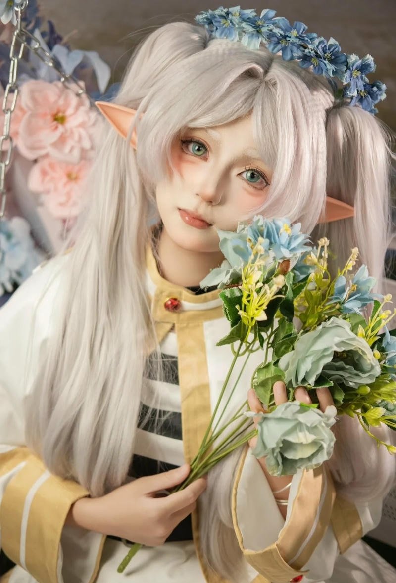 Cosplayer nữ hóa thân Frieren với phong thái nhẹ nhàng