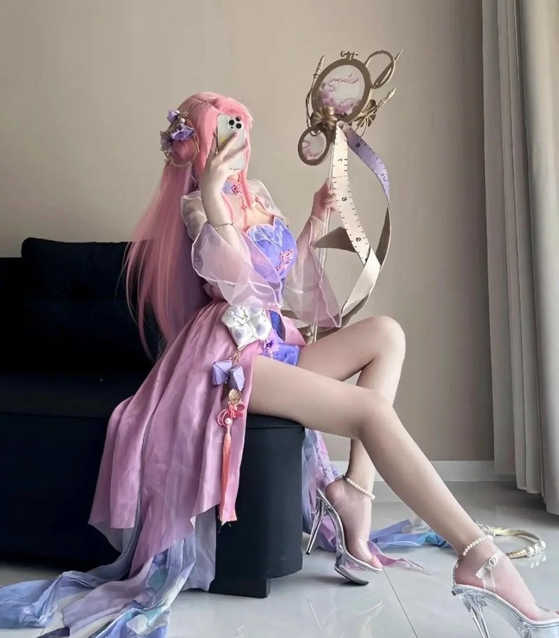 Điêu thuyền cosplay Liên Quân trong không gian huyền bí