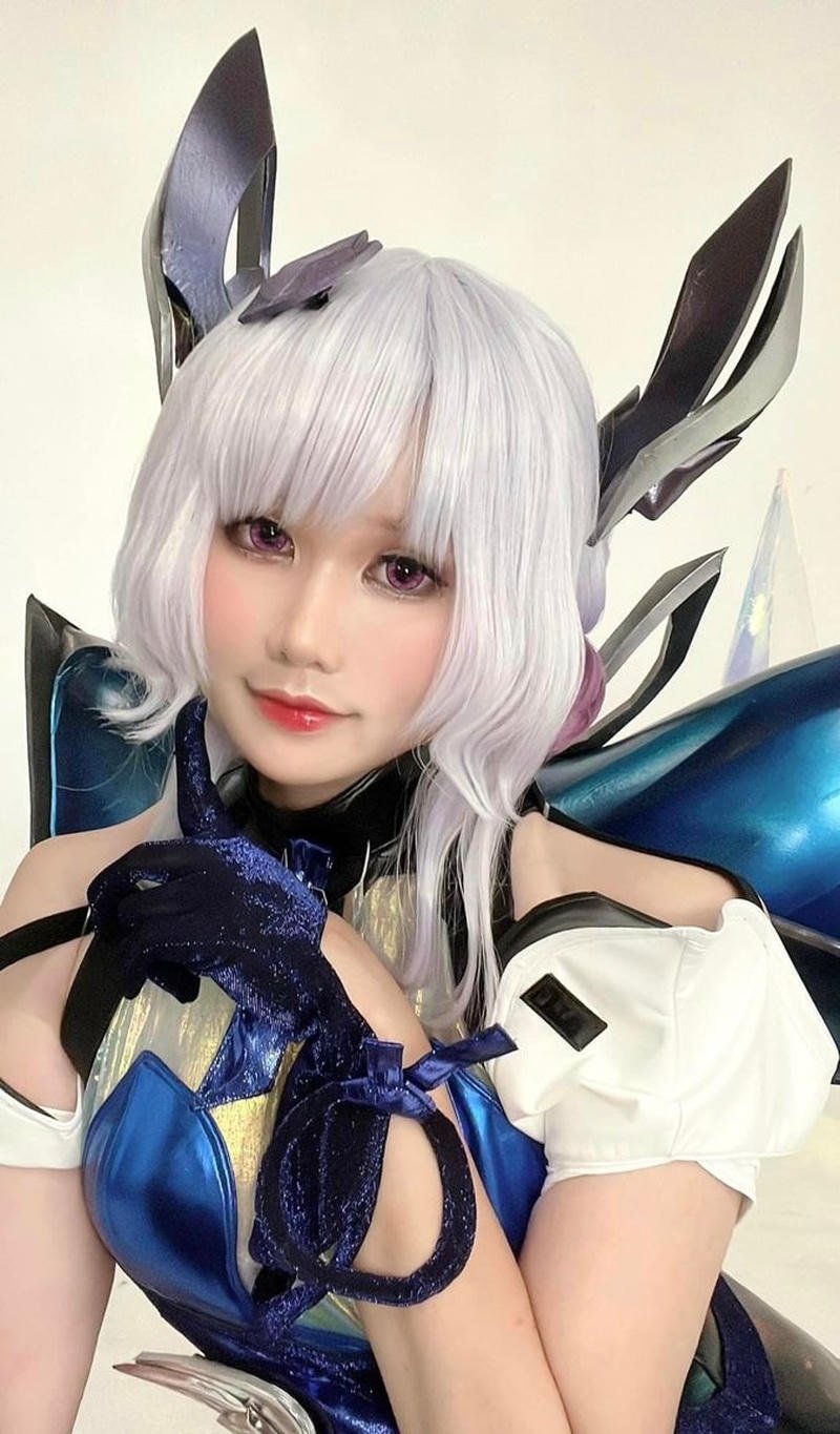 Góc chụp cosplay tướng game với hiệu ứng ánh sáng đẹp