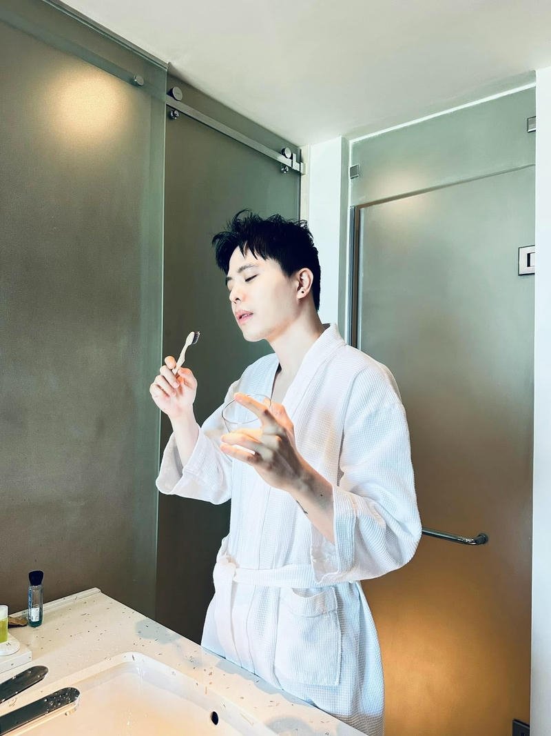 Góc chụp nghiêng ánh sáng mềm Trịnh Thăng Bình