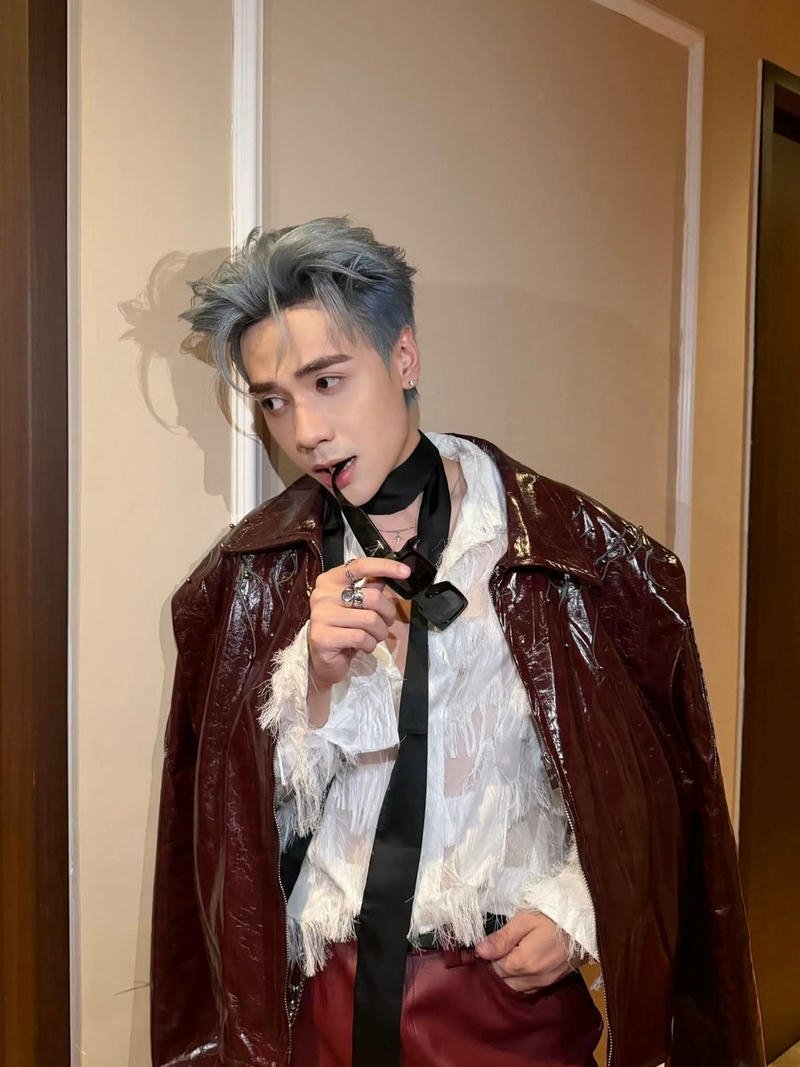 Hình Quang Hùng MasterD phong cách ngầu làm hình nền điện thoại