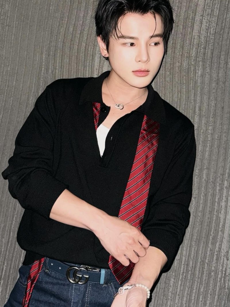 Hình ảnh Phạm Đình Thái Ngân làm hình nền đẹp