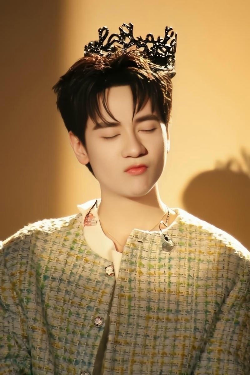 Hình ảnh Quang Hùng MasterD tạo dáng nghệ thuật làm ảnh nền