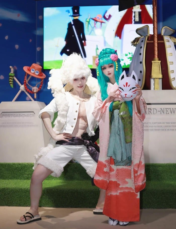 Hình ảnh cosplay one piece với băng hải tặc tái hiện