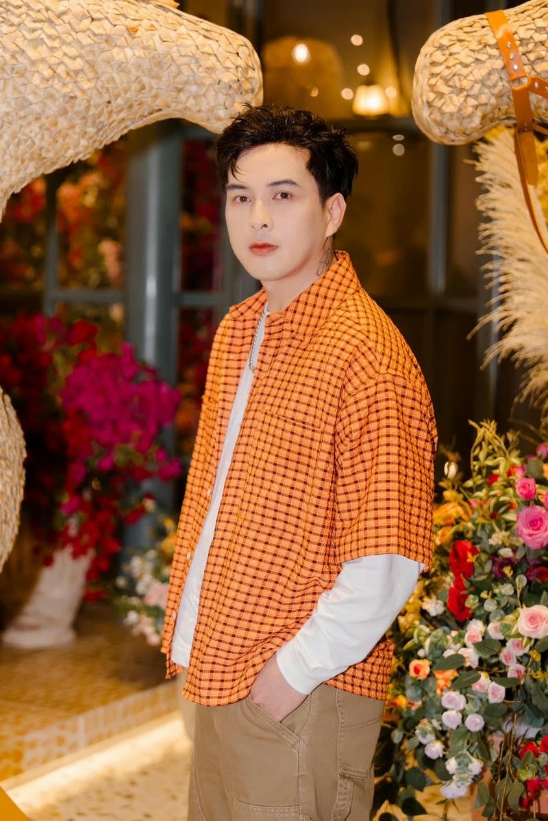 Hình nền Hồ Quang Hiếu đẹp trai phong cách hiện đại