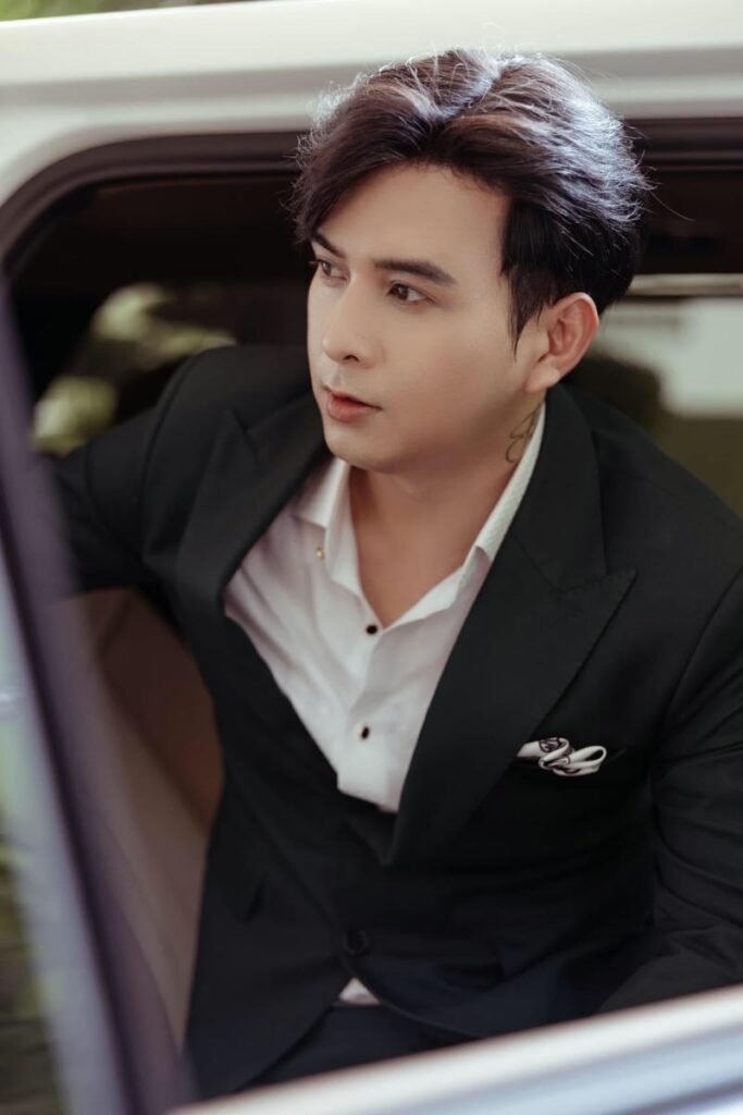 Hình nền Hồ Quang Hiếu đẹp trai phong cách nghệ thuật