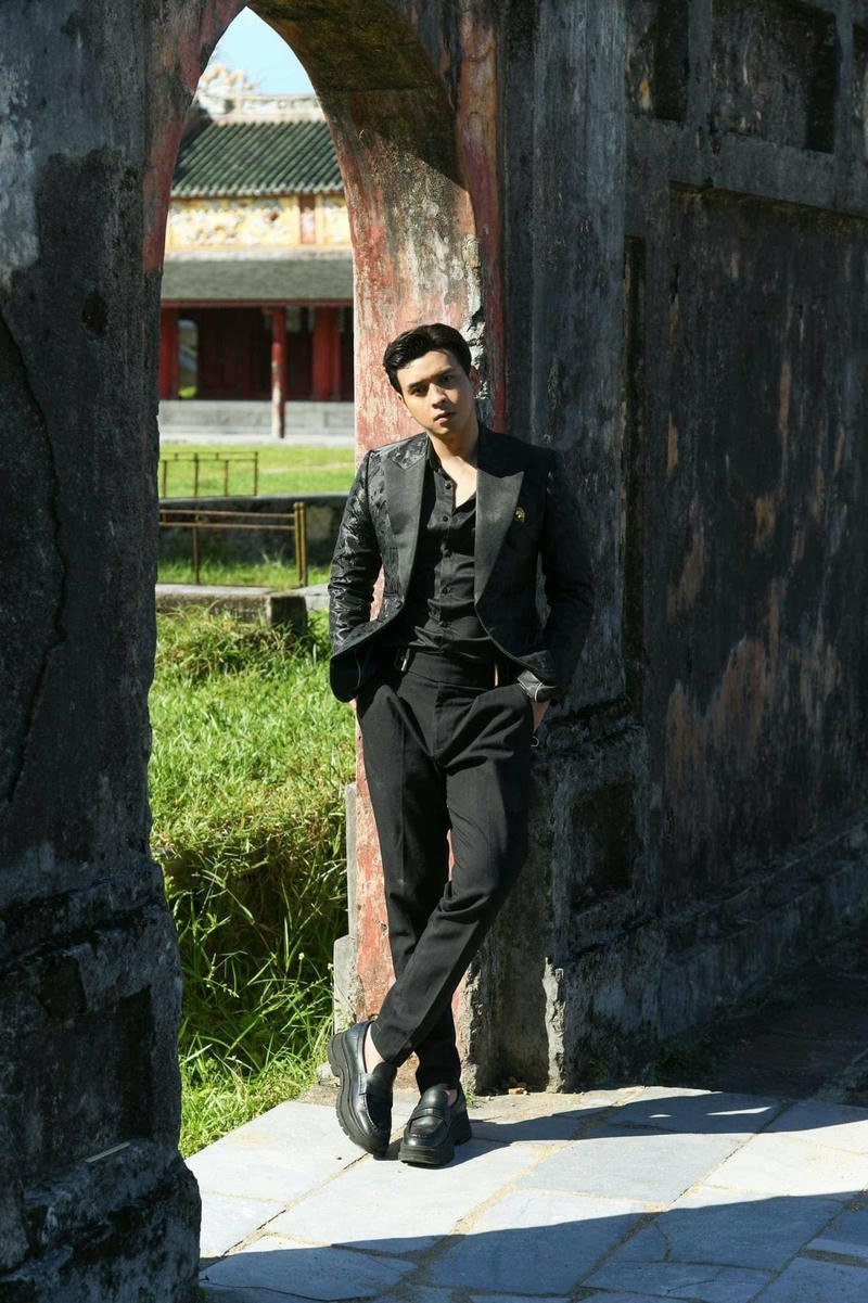 Hình nền Hồ Quang Hiếu đẹp trai phù hợp điện thoại