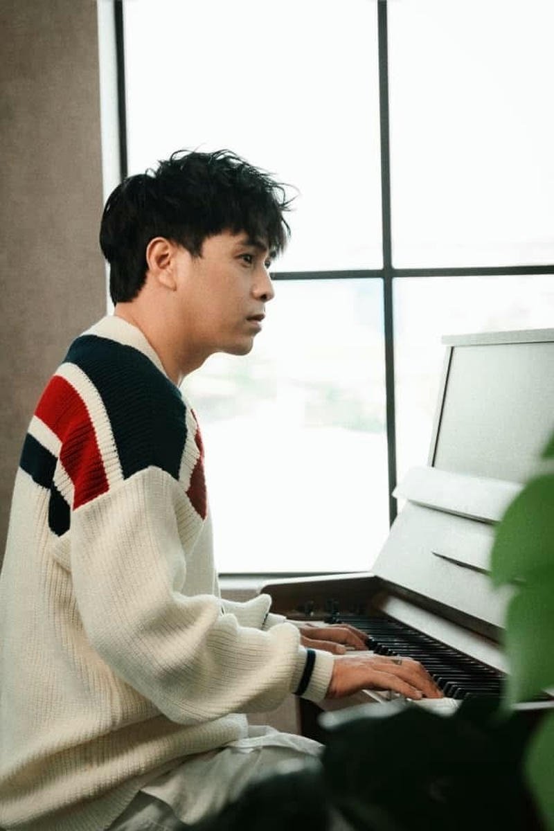 Hình nền Hồ Quang Hiếu phù hợp làm ảnh đại diện