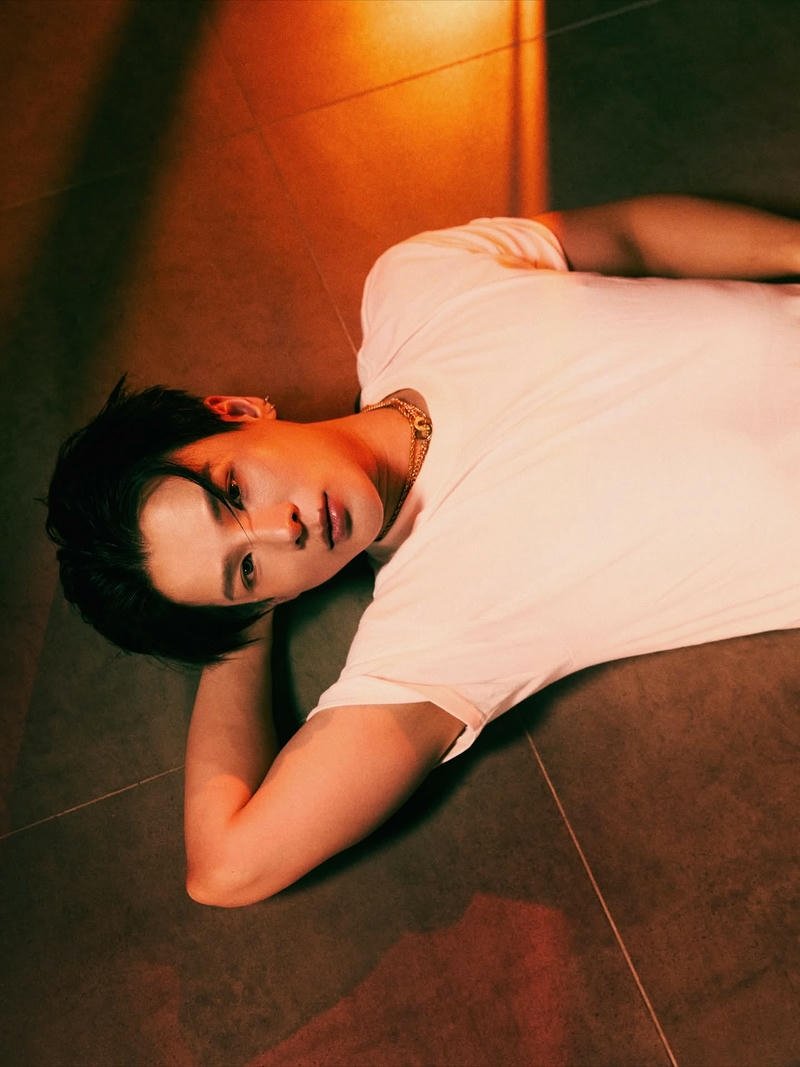 Hình nền Phạm Đình Thái Ngân ánh mắt sâu ấn tượng