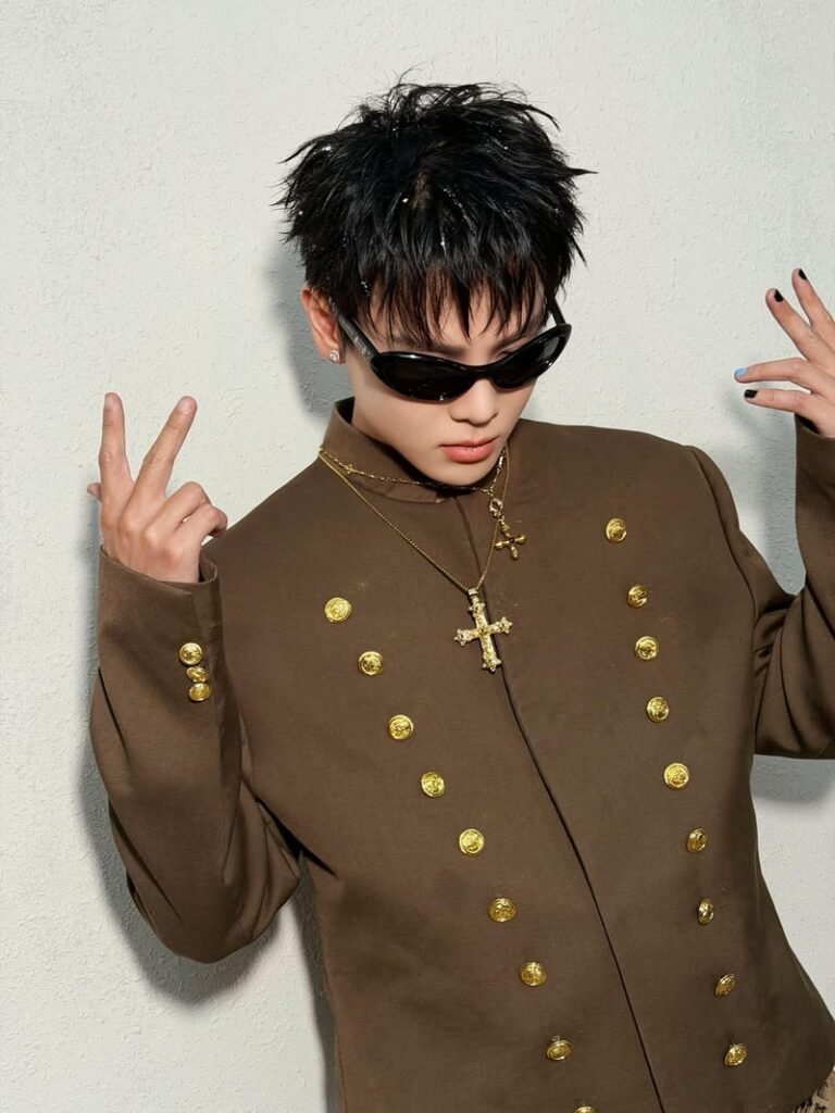 Hình nền Phạm Đình Thái Ngân phong thái lịch lãm