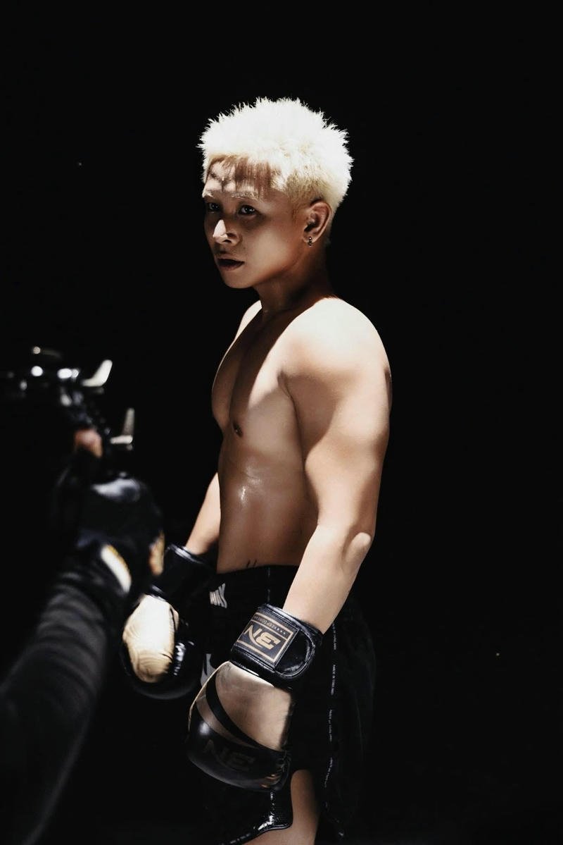 Hình nền Ricky Star tông màu tối cực chất