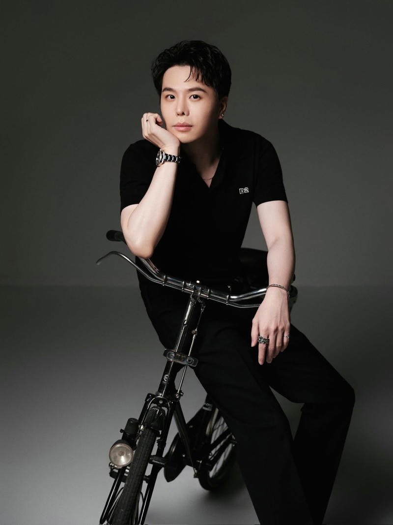 Hình nền Trịnh Thăng Bình đẹp trai phong cách nam tính