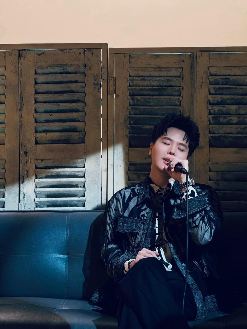 Hình nền Trịnh Thăng Bình đẹp trai thần thái nghệ sĩ