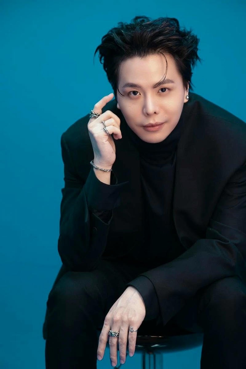 Hình nền Trịnh Thăng Bình ngầu phong cách thời trang