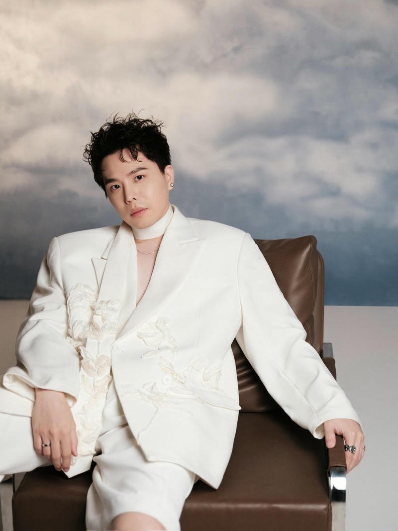 Hình nền Trịnh Thăng Bình ngầu thần thái mạnh mẽ