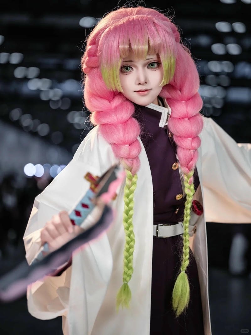 Khoảnh khắc hóa thân luyến trụ Mitsuri giữa ánh sáng mềm