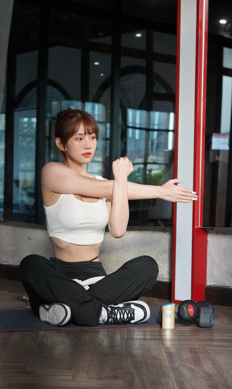 Lê Bống sexy bikini trong concept chụp ảnh biển