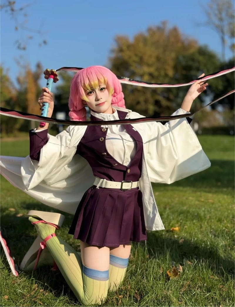 Nét diễn xuất của cosplayer trong ảnh cosplay Mitsuri đẹp