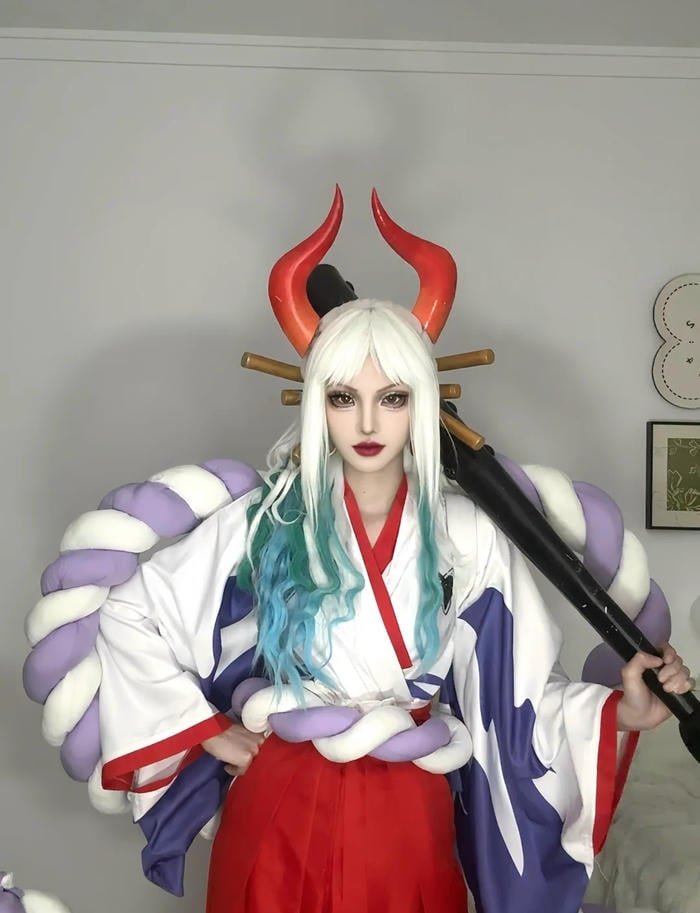 Nhân vật Yamato cosplay với sừng đặc trưng cute