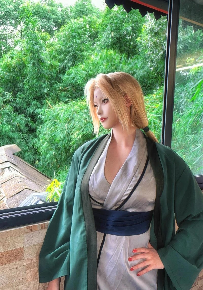 Nhân vật tsunade xuất hiện sống động qua cosplay