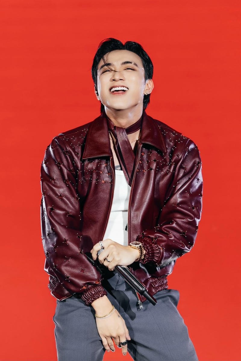 Nụ cười nhẹ hình nền Soobin Hoàng Sơn thu hút