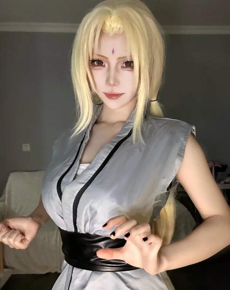 Nữ ninja đặc trưng ảnh cosplay tsunade phong cách