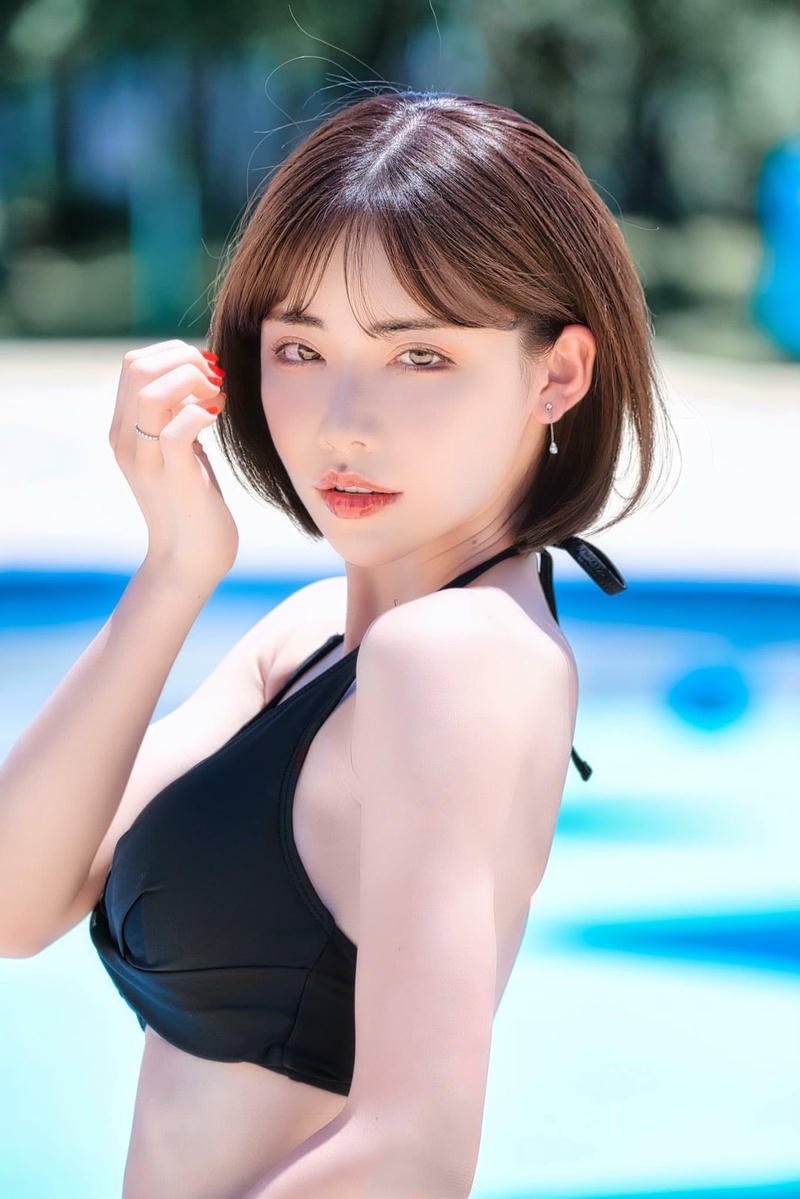 Phong cách eimi fukada bikini gợi cảm đầy cuốn hút