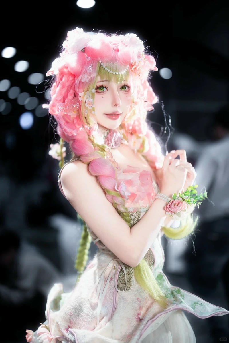 Phong cách kanroji mitsuri anime cosplay đầy tinh tế