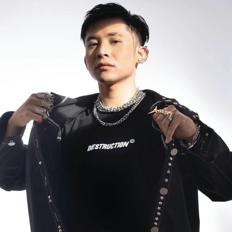 Ricky Star chụp ảnh chân dung đầy sáng tạo
