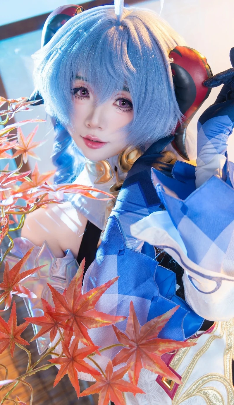 Ảnh cosplay Ganyu phong cách hiện đại phù hợp hình nền đẹp