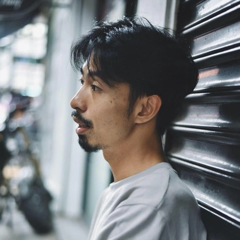 Ảnh nền Đen Vâu tạp dáng góc nghiêng