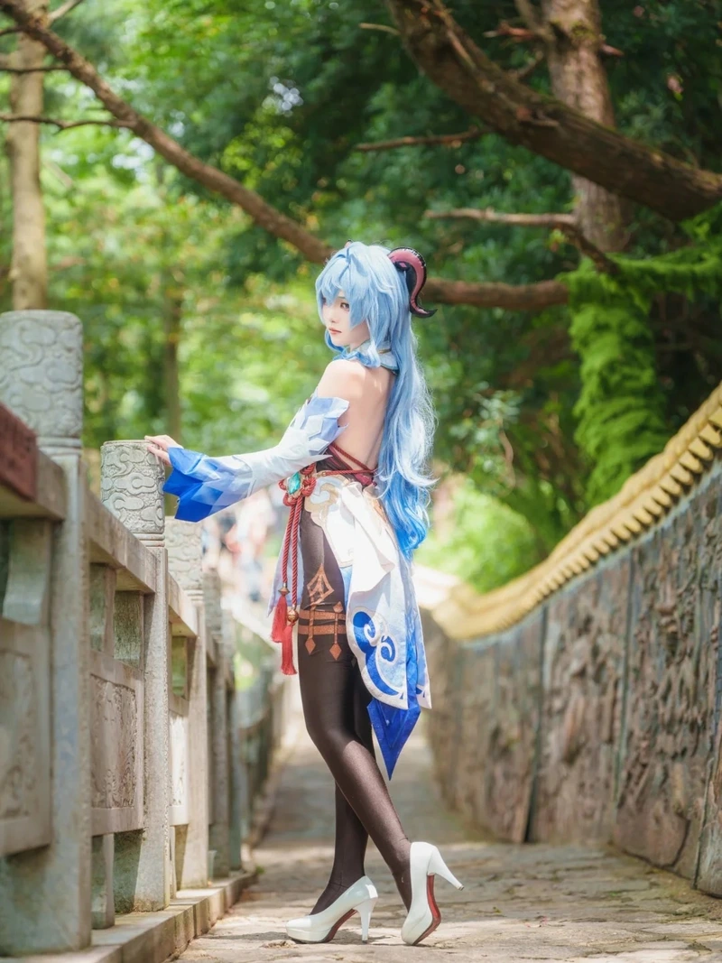 Hình ảnh Ganyu cosplay trang phục tinh tế nổi bật đẹp mắt