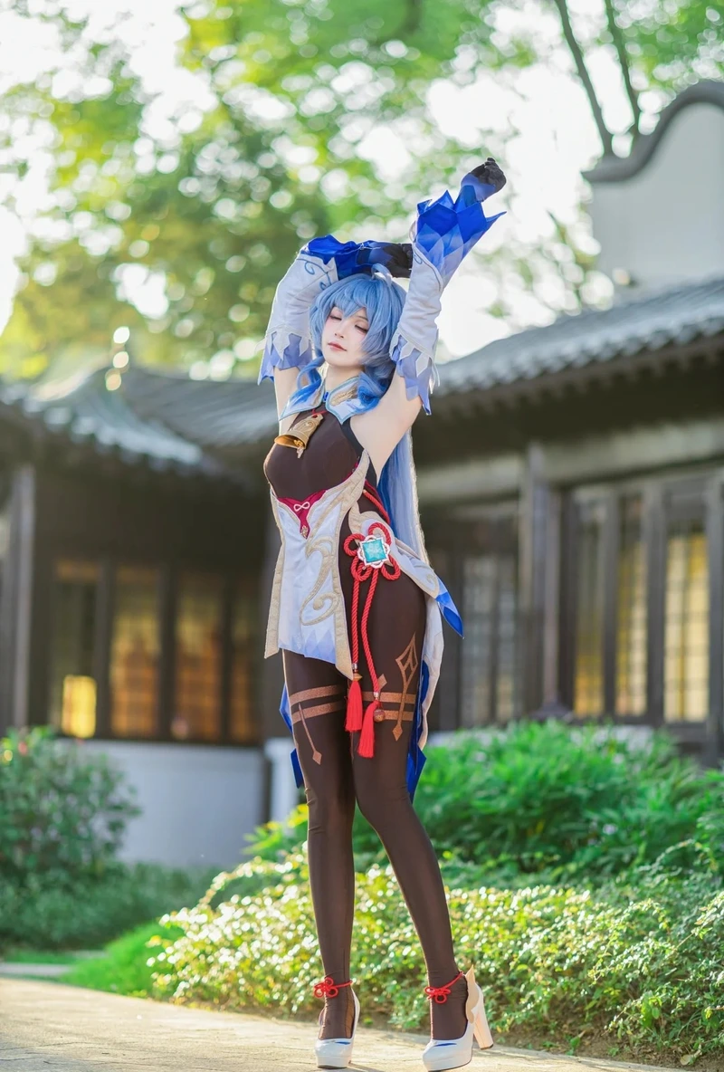 Hình ảnh Ganyu cosplay với thần thái tự tin nổi bật