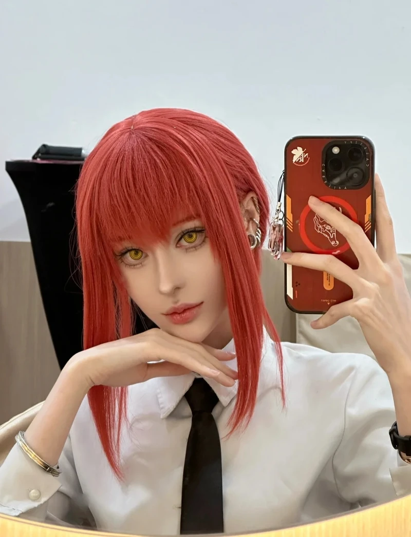 Hình ảnh Makima cosplay tái hiện nhân vật Chainsaw Man