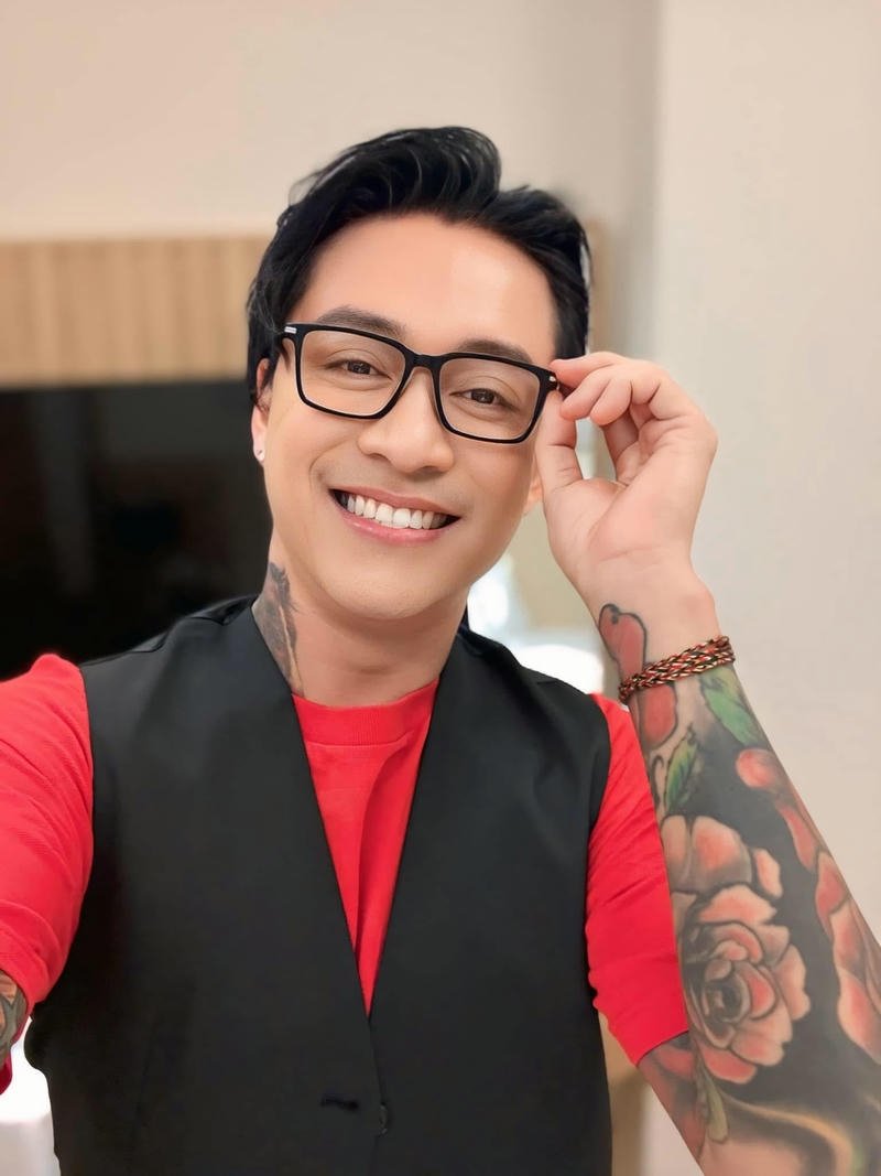 Khoảnh khắc Tuấn Hưng cười tự nhiên làm hình nền
