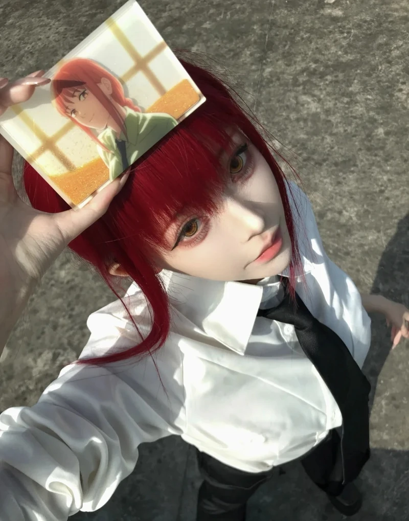 Nàng cosplayer hóa thân Makima với khí chất quyền lực