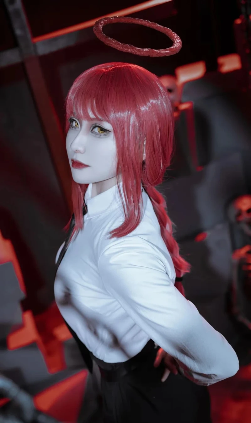 Nhân vật Chainsaw Man tái hiện rõ qua anime Makima cosplay