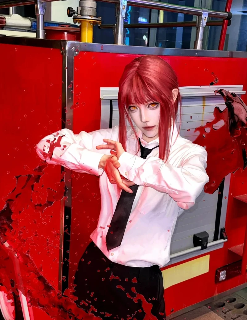Waifu lạnh lùng nổi bật trong ảnh Makima cosplay cực chất